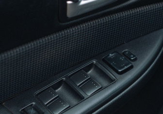 Подержанный автомобиль Mazda 6 Sedan 2006 года (13 фото)