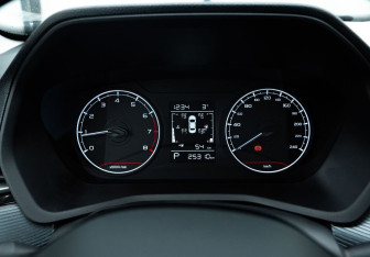 Подержанный автомобиль Geely Emgrand 2023 года (14 фото)