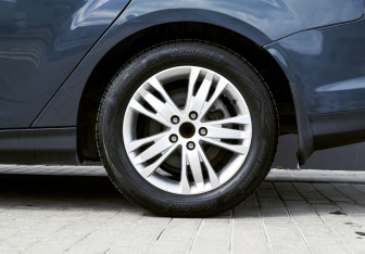 Подержанный автомобиль Ford Focus Sedan 2012 года (21 фото)