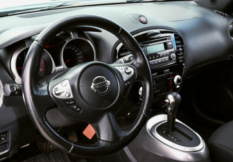 Подержанный автомобиль Nissan Juke 2013 года (14 фото)
