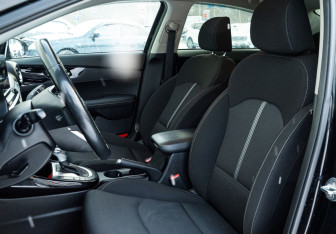 Подержанный автомобиль Kia Cerato Sedan 2021 года (13 фото)