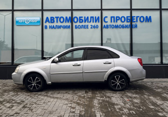 Подержанный автомобиль Chevrolet Lacetti Sedan 2005 года (2 фото)