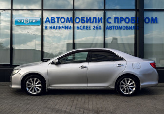 Подержанный автомобиль Toyota Camry Sedan 2013 года (2 фото)