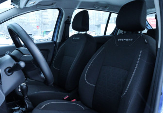 Подержанный автомобиль Renault Sandero 2020 года (17 фото)