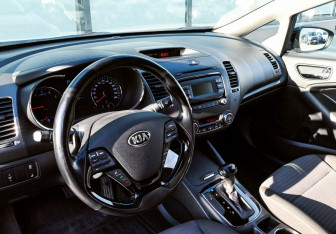 Подержанный автомобиль Kia Cerato Sedan 2019 года (16 фото)
