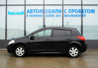Подержанный автомобиль Nissan Tiida Hatchback 2011 года (2 фото)