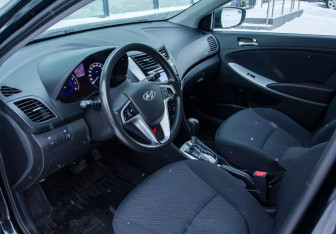 Подержанный автомобиль Hyundai Solaris Hatchback 2012 года (9 фото)