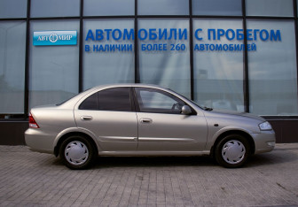 Подержанный автомобиль Nissan Almera Classic 2007 года (6 фото)