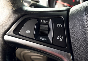 Подержанный автомобиль Opel Mokka 2012 года (14 фото)