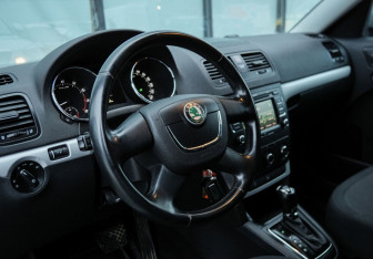 Подержанный автомобиль Skoda Yeti 2013 года (9 фото)