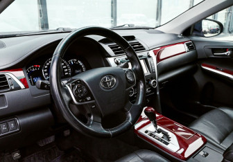 Подержанный автомобиль Toyota Camry Sedan 2013 года (15 фото)