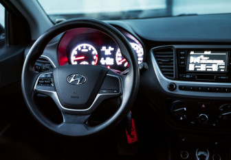 Подержанный автомобиль Hyundai Solaris Sedan 2017 года (21 фото)