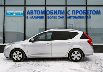 Подержанный автомобиль Kia Ceed Wagon 2007 года (2 фото)
