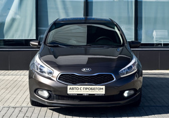 Подержанный автомобиль Kia Ceed Hatchback 2014 года (8 фото)