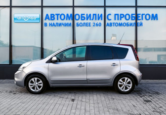 Подержанный автомобиль Nissan Note 2012 года (2 фото)