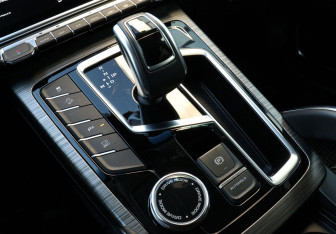 Подержанный автомобиль Geely Atlas Pro 2022 года (14 фото)