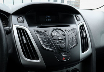 Подержанный автомобиль Ford Focus Hatchback 2012 года (12 фото)