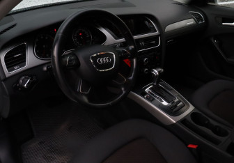 Подержанный автомобиль Audi A4 allroad 2013 года (9 фото)