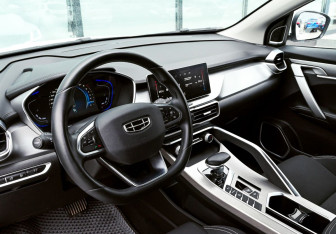 Подержанный автомобиль Geely Coolray 2023 года (15 фото)