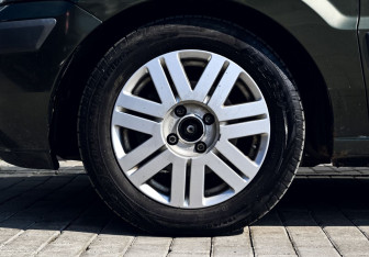 Подержанный автомобиль Ford Fusion 2007 года (19 фото)