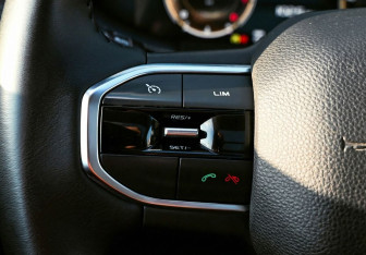 Подержанный автомобиль Geely Okavango 2022 года (13 фото)