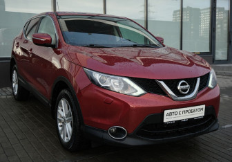 Подержанный автомобиль Nissan Qashqai 2014 года (7 фото)