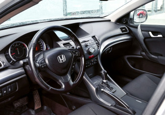 Подержанный автомобиль Honda Accord Sedan 2011 года (18 фото)