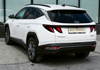 Подержанный автомобиль Hyundai Tucson 2023 года (3 фото)