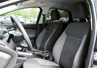 Подержанный автомобиль Ford Focus Sedan 2012 года (16 фото)