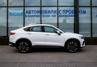 Подержанный автомобиль Geely Tugella 2022 года (6 фото)