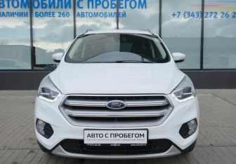 Подержанный автомобиль Ford Kuga 2019 года (8 фото)