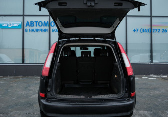 Подержанный автомобиль Ford C-MAX 2006 года (20 фото)