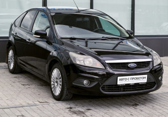 Подержанный автомобиль Ford Focus Hatchback 2009 года (7 фото)