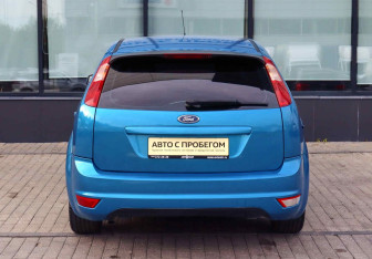 Подержанный автомобиль Ford Focus Hatchback 2005 года (4 фото)