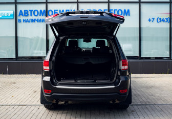 Подержанный автомобиль Jeep Grand Cherokee 2011 года (22 фото)