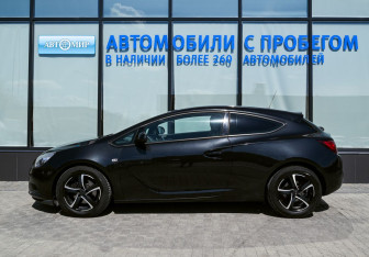 Подержанный автомобиль Opel Astra Hatchback 2013 года (2 фото)