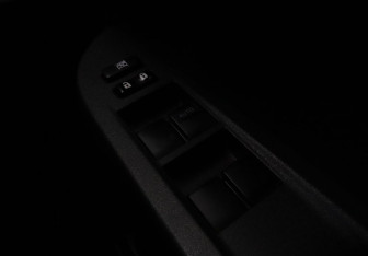 Подержанный автомобиль Subaru Trezia 2013 года (15 фото)