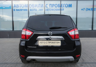 Подержанный автомобиль Nissan Terrano 2014 года (4 фото)