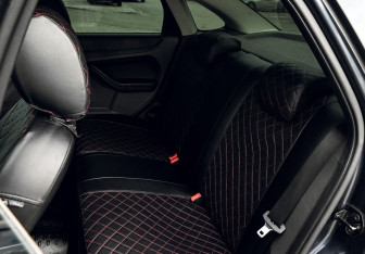 Подержанный автомобиль Ford Focus Sedan 2007 года (15 фото)