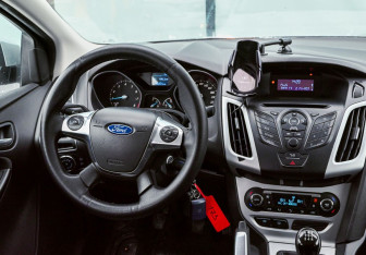 Подержанный автомобиль Ford Focus Sedan 2012 года (11 фото)