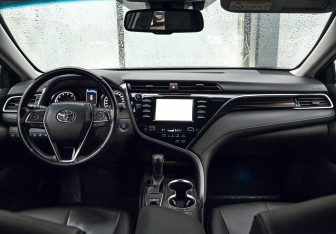 Подержанный автомобиль Toyota Camry Sedan 2019 года (18 фото)