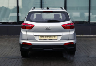 Подержанный автомобиль Hyundai Creta 2017 года (18 фото)