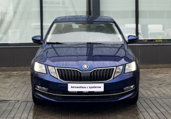 Подержанный автомобиль Skoda Octavia Liftback 2017 года (8 фото)