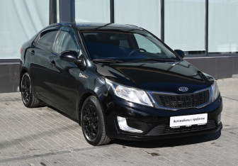 Подержанный автомобиль Kia Rio Sedan 2012 года (7 фото)