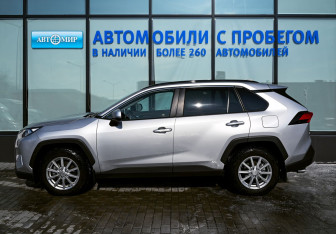 Подержанный автомобиль Toyota RAV4 2020 года (2 фото)