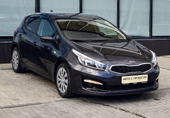 Подержанный автомобиль Kia Ceed Hatchback 2018 года (7 фото)