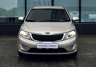 Подержанный автомобиль Kia Rio Hatchback 2014 года (8 фото)