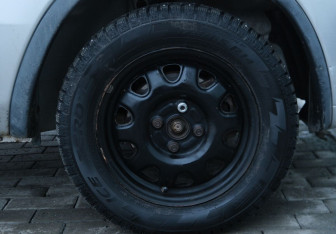 Подержанный автомобиль Suzuki Swift Hatchback 2002 года (18 фото)