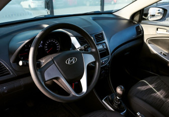 Подержанный автомобиль Hyundai Solaris Sedan 2015 года (12 фото)