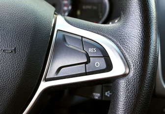 Подержанный автомобиль Renault Sandero 2019 года (14 фото)